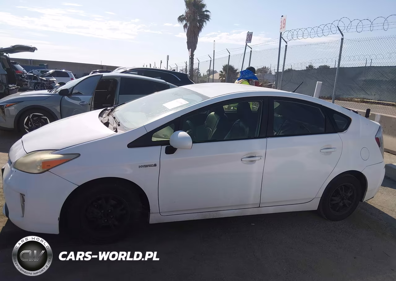 2012 Toyota Prius Two VIN:JTDKN3DU1C5469663 - 14