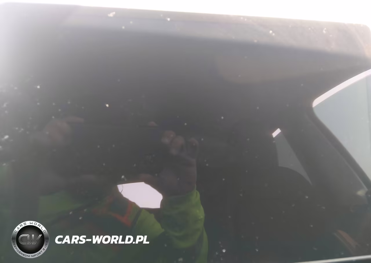 2023 Tesla Model Y VIN:7SAYGDEE7PA126281 - 7