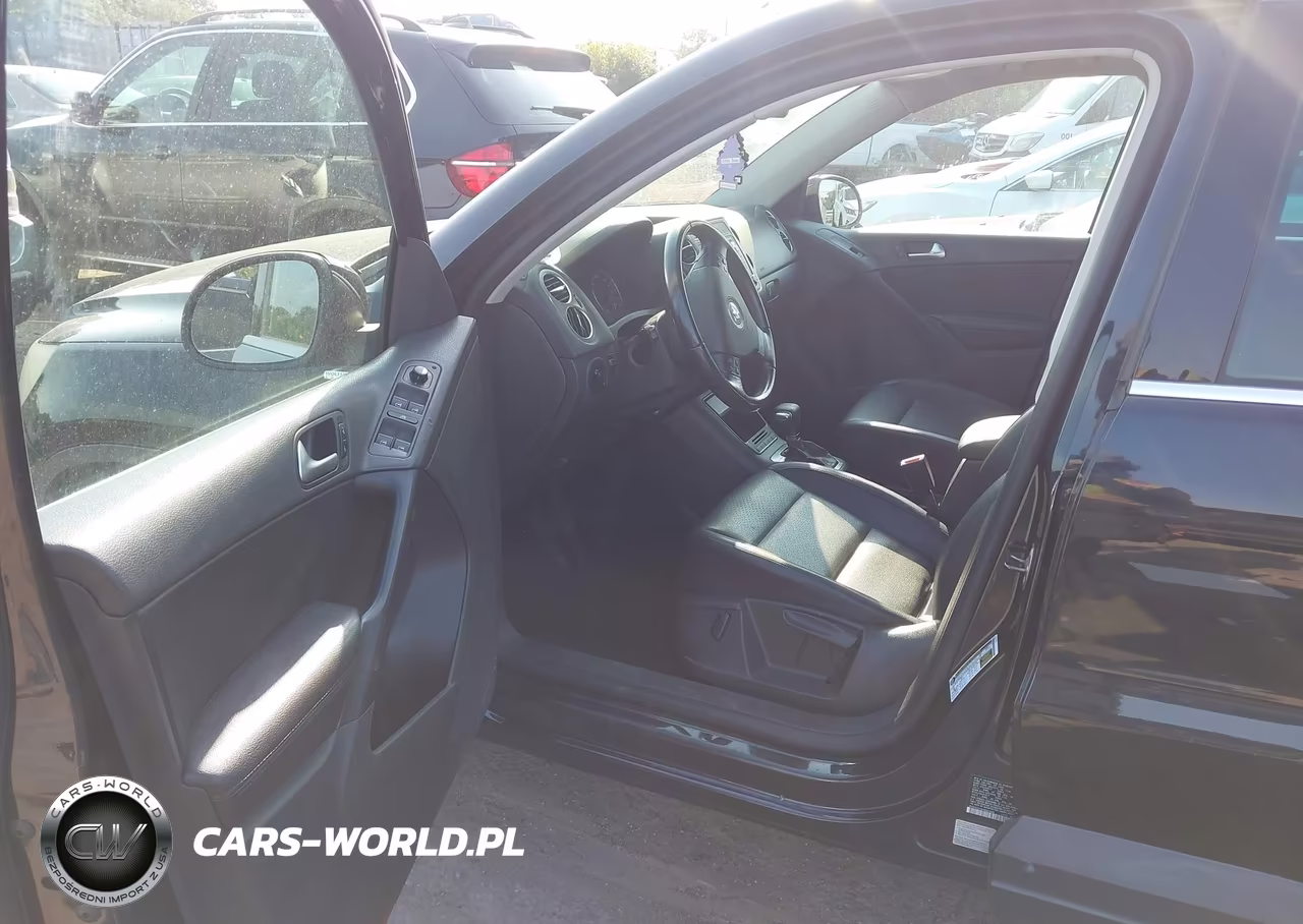 2010 Volkswagen Tiguan Wolfsburg Edition VIN:WVGBV7AX8AW524988 - 5