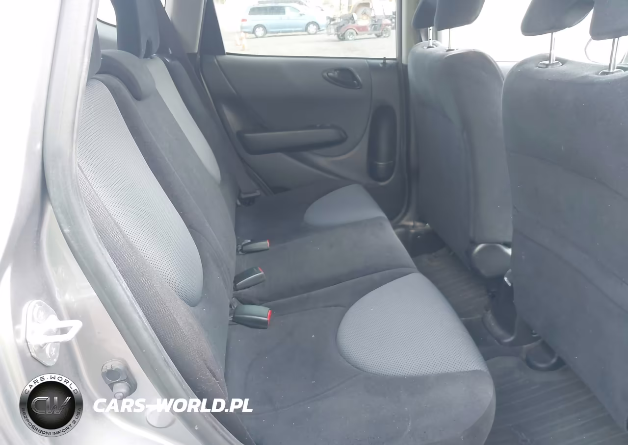 2007 Honda Fit Sport VIN:JHMGD38687S041051 - 8