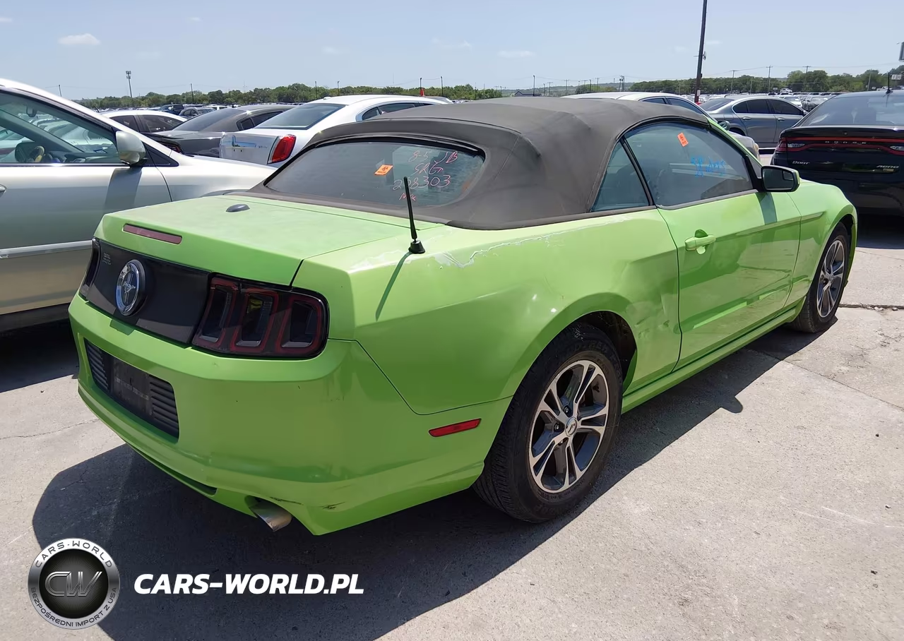 2014 Ford Mustang V6 Premium VIN:1ZVBP8EM7E5208303 - 4