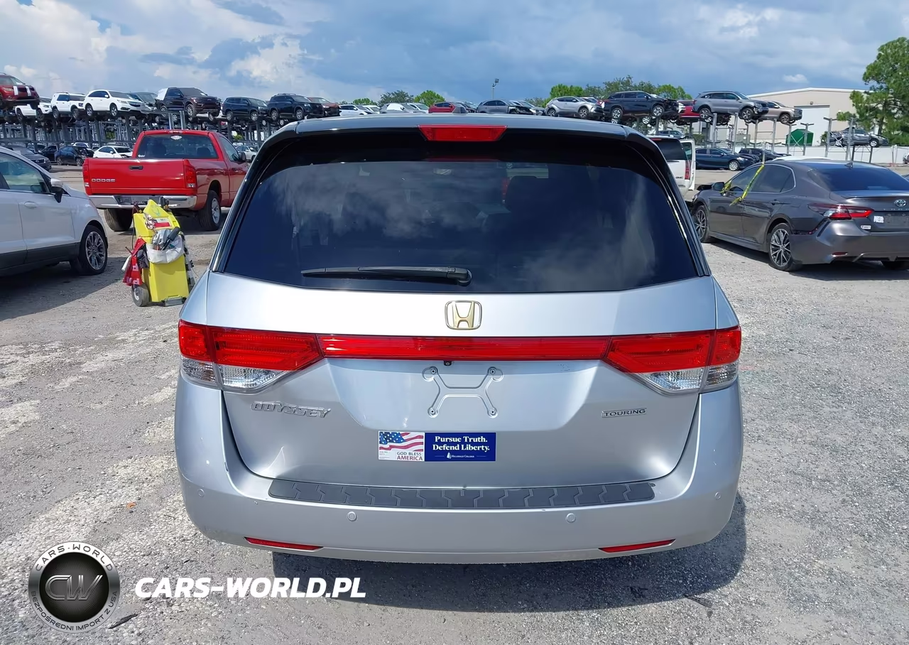 2015 Honda Odyssey Touring-Touring Elite VIN:5FNRL5H99FB042840 - 15