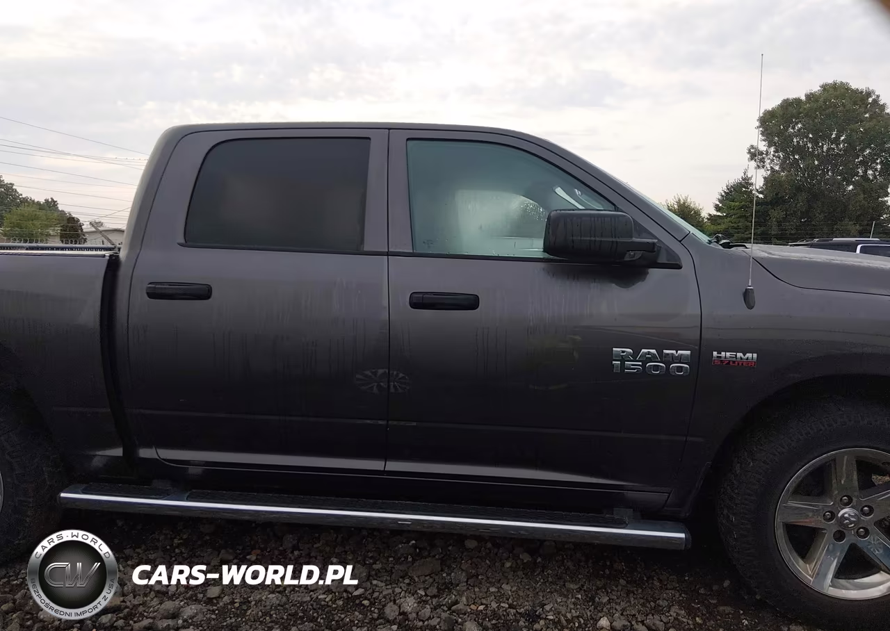 2018 Ram 1500 Express 4X4 5'7 Box VIN:3C6RR7KT3JG198431 - 13