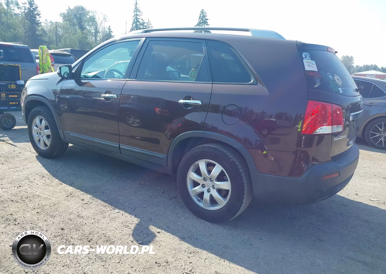 2011 Kia Sorento Lx VIN:5XYKT4A17BG075144 - 3