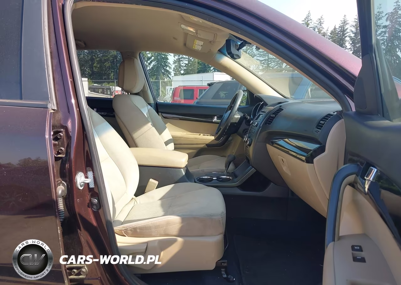 2011 Kia Sorento Lx VIN:5XYKT4A17BG075144 - 5
