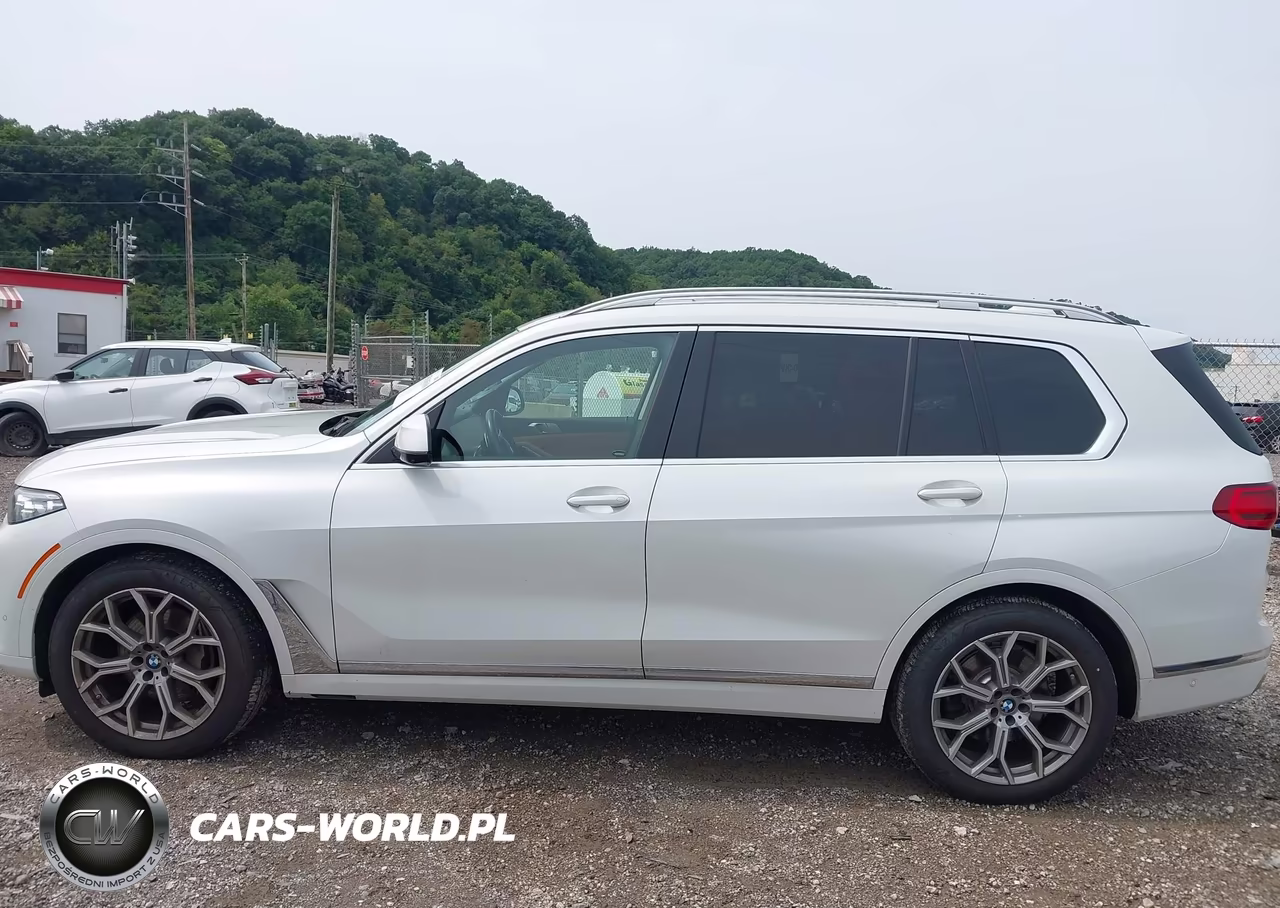 2021 BMW X7 xDrive40I VIN:5UXCW2C08M9H93229 - 14