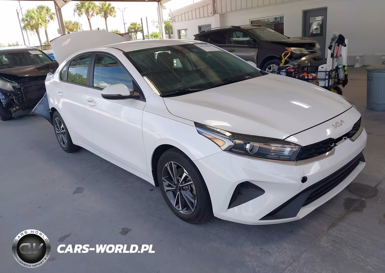 2024 Kia Forte Lxs