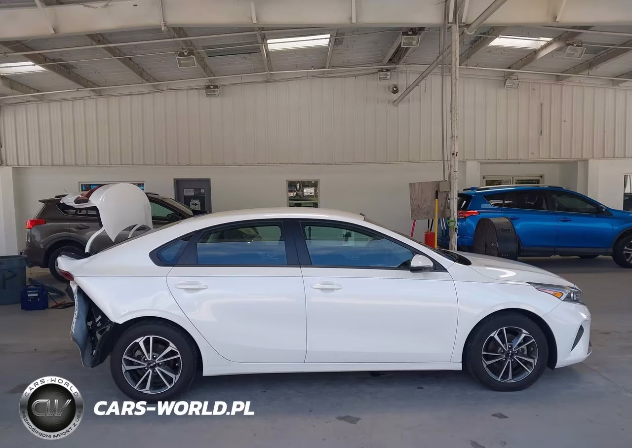 2024 Kia Forte Lxs VIN:3KPF24ADXRE696304 - 13