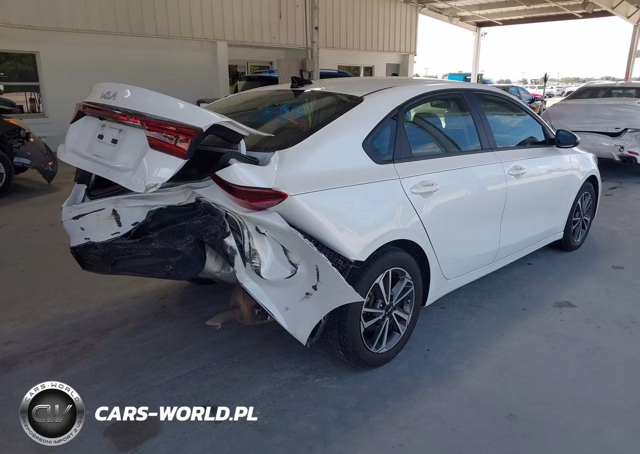 2024 Kia Forte Lxs VIN:3KPF24ADXRE696304 - 4