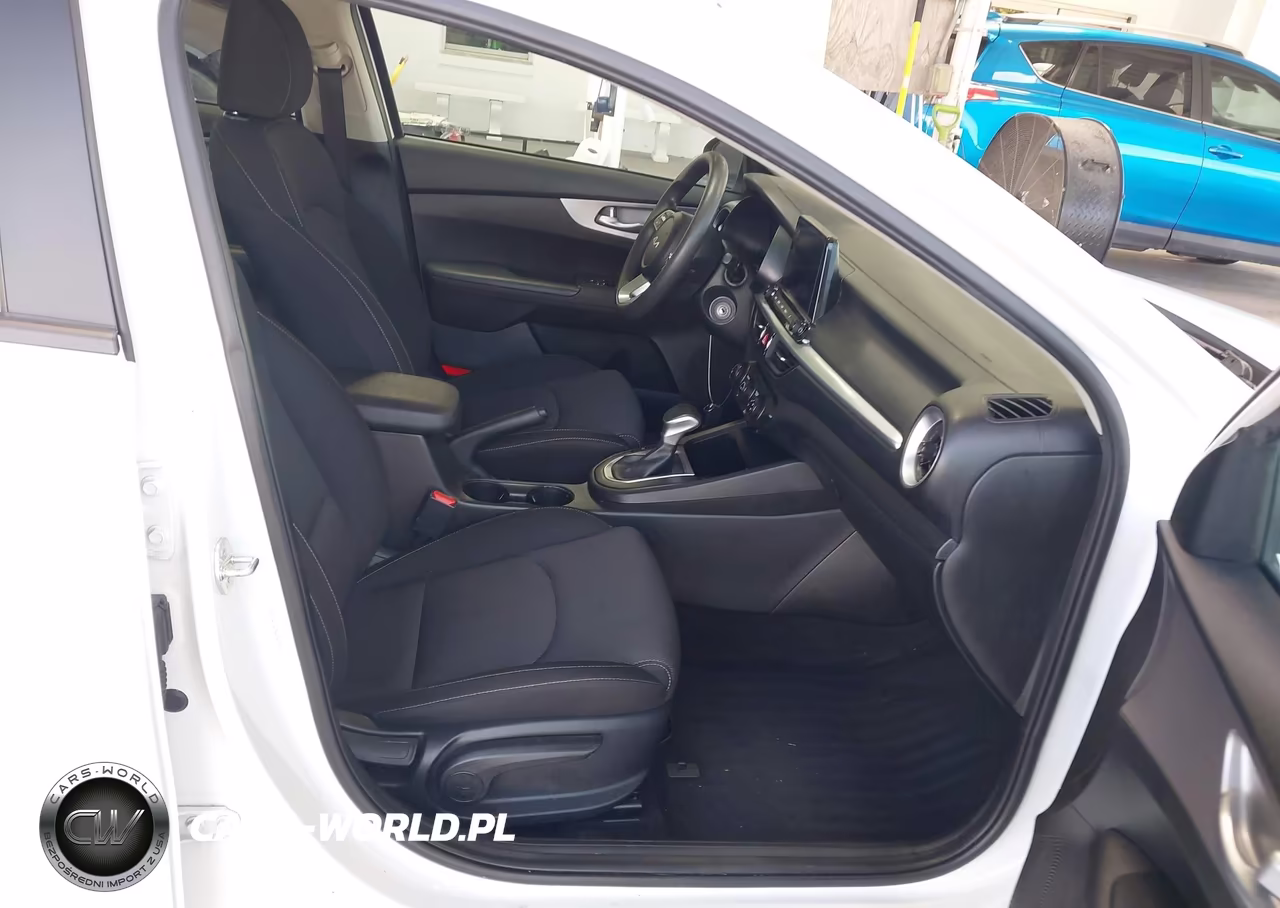 2024 Kia Forte Lxs VIN:3KPF24ADXRE696304 - 5