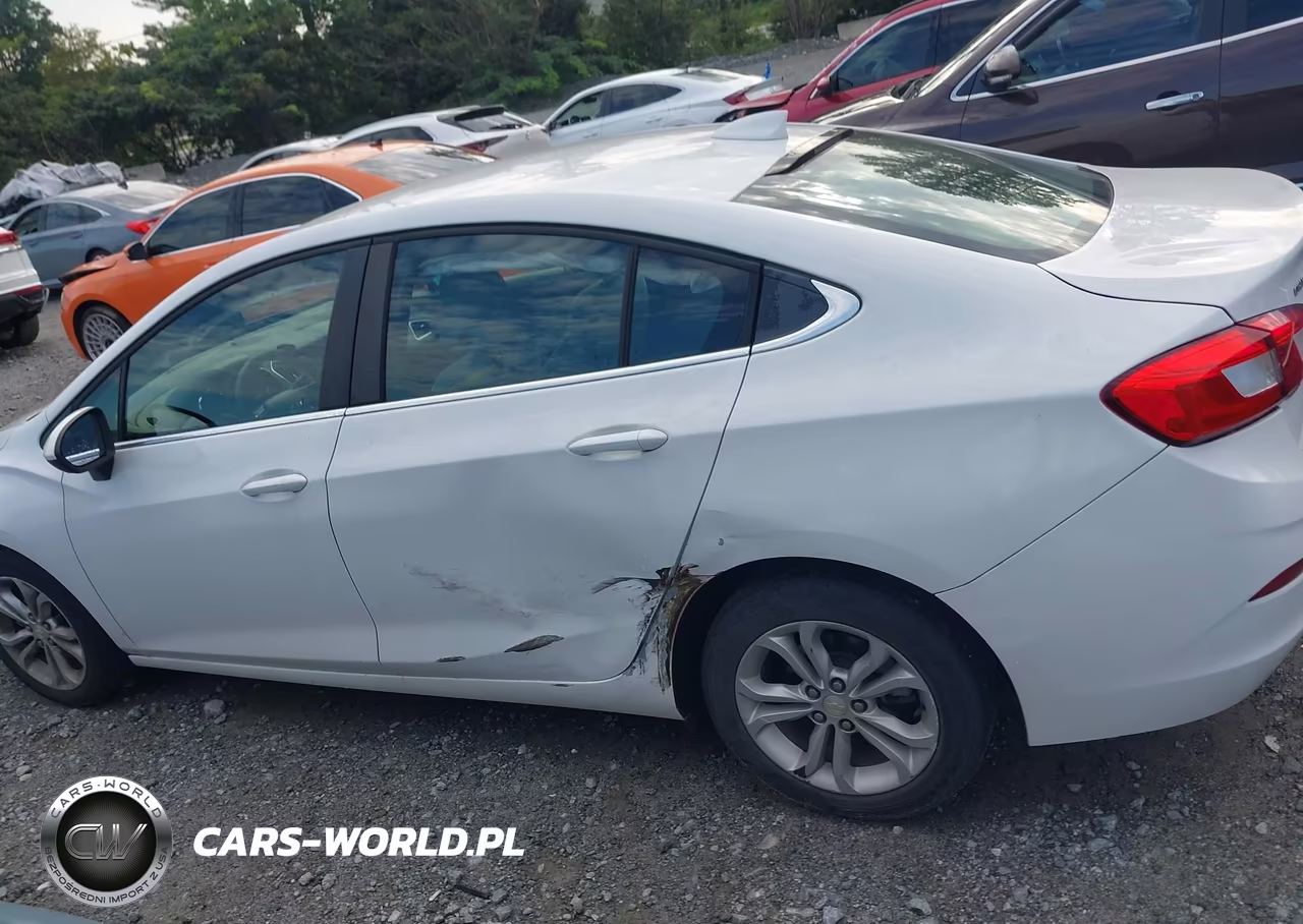 2019 Chevrolet Cruze Lt VIN:1G1BE5SM2K7107965 - 14