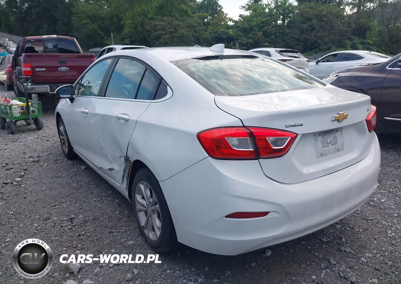 2019 Chevrolet Cruze Lt VIN:1G1BE5SM2K7107965 - 3