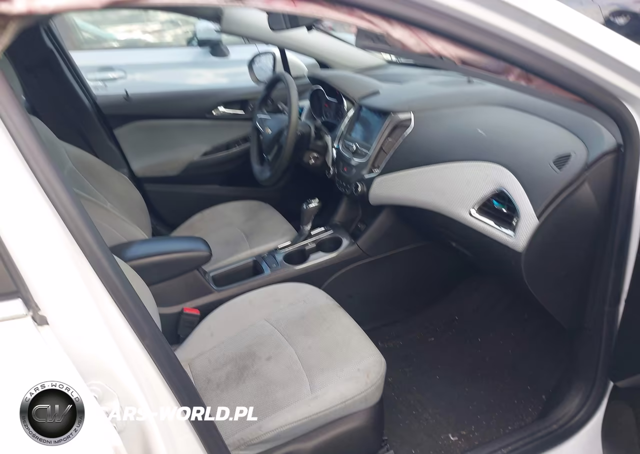 2019 Chevrolet Cruze Lt VIN:1G1BE5SM2K7107965 - 5