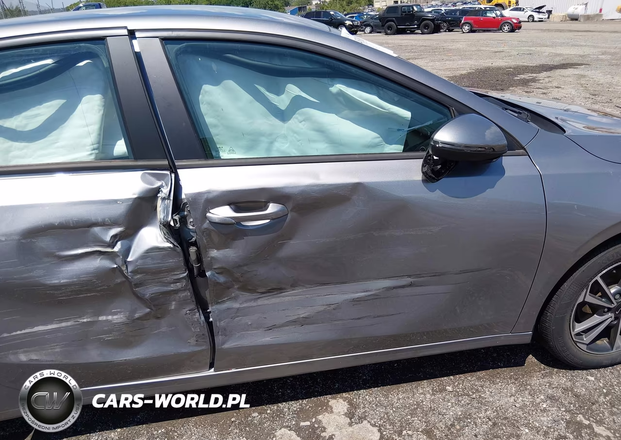 2023 Kia Forte Lxs VIN:3KPF24AD9PE543409 - 18