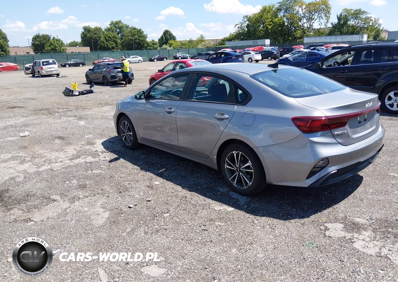 2023 Kia Forte Lxs VIN:3KPF24AD9PE543409 - 3