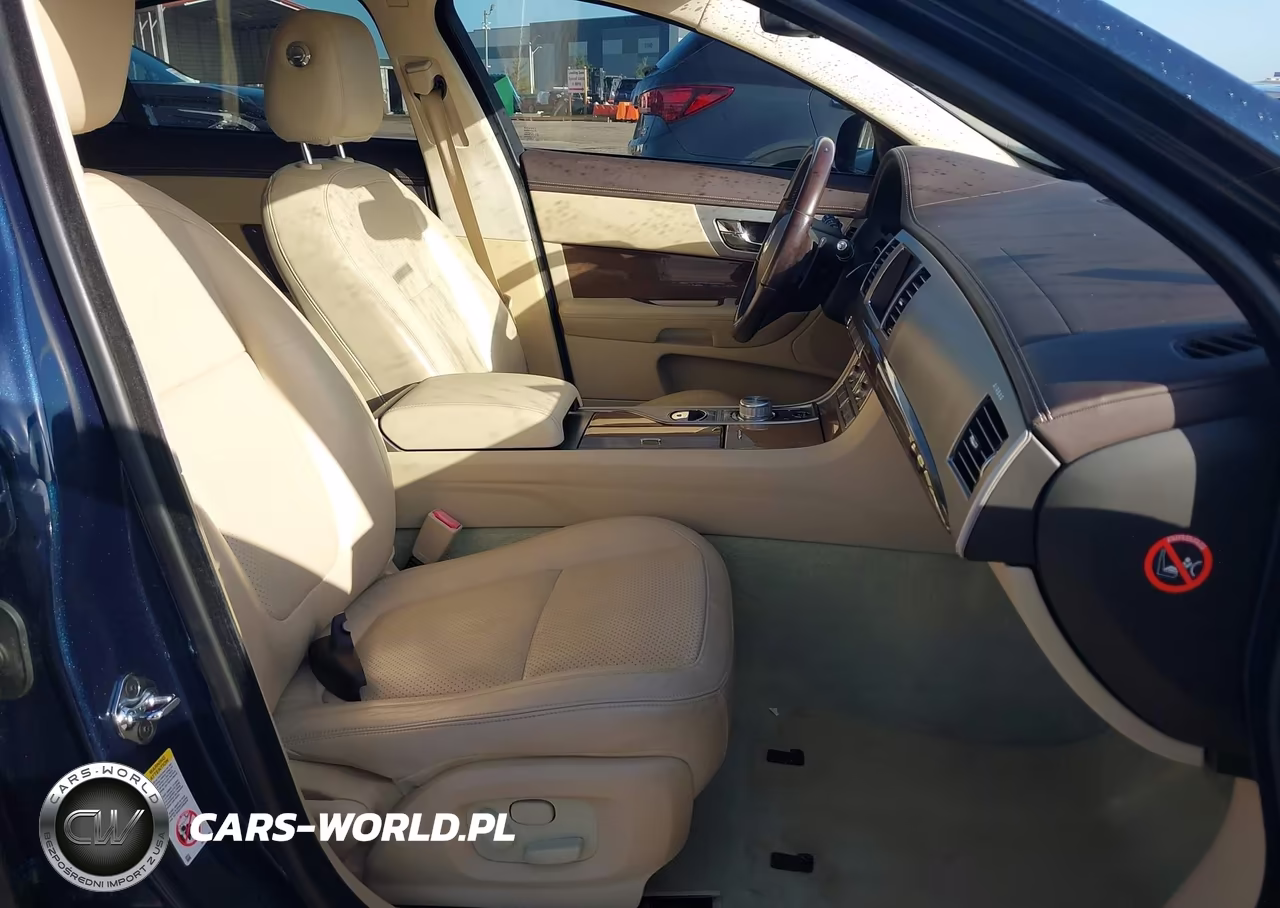 2010 Jaguar Xf Supercharged VIN:SAJWA0HE8AMR61819 - 5