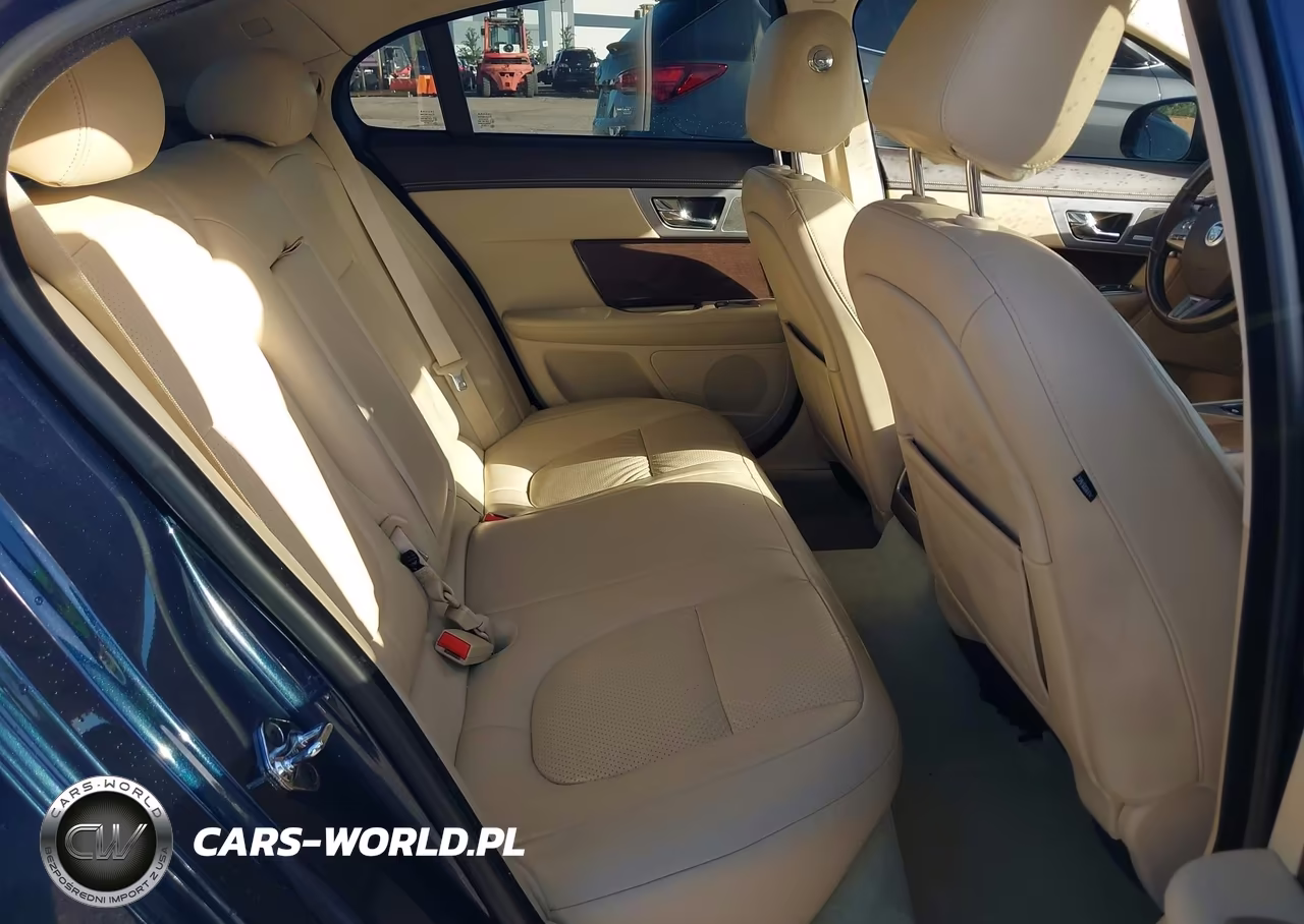 2010 Jaguar Xf Supercharged VIN:SAJWA0HE8AMR61819 - 8