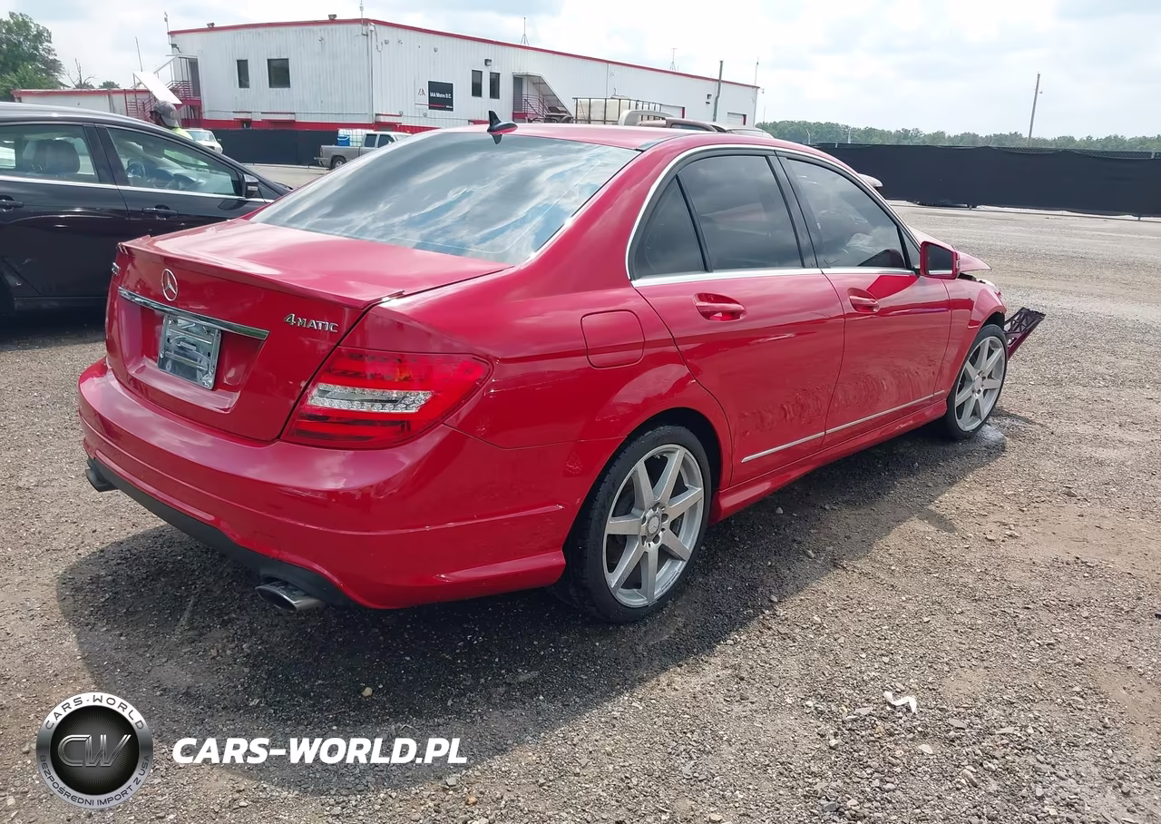 2012 Mercedes-Benz C 300 Sport 4Matic VIN:WDDGF8BB5CR210917 - 4