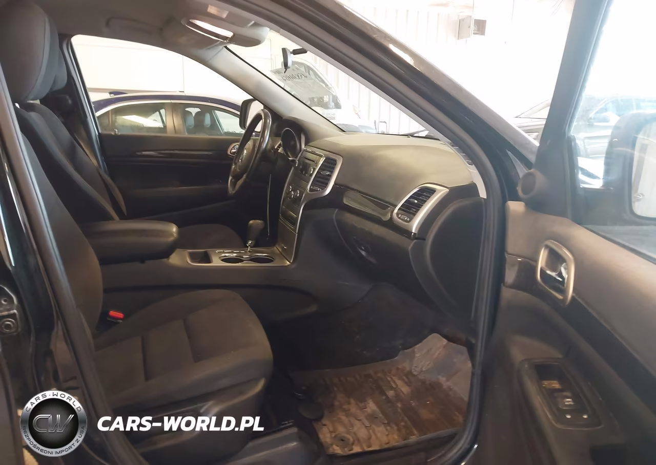 2012 Jeep Grand Cherokee Laredo VIN:1C4RJFAG4CC182467 - 5