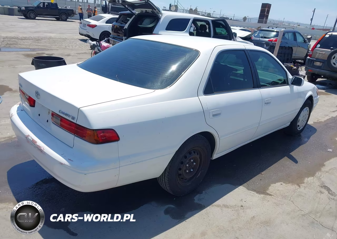 1999 Toyota Camry Le VIN:4T1BG22K6XU886709 - 4