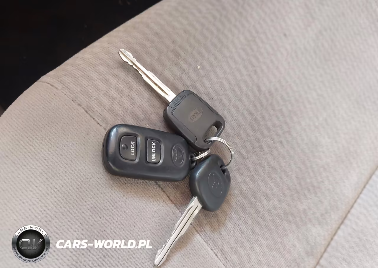 2005 Toyota Corolla Le VIN:1NXBR32E05Z412388 - 11