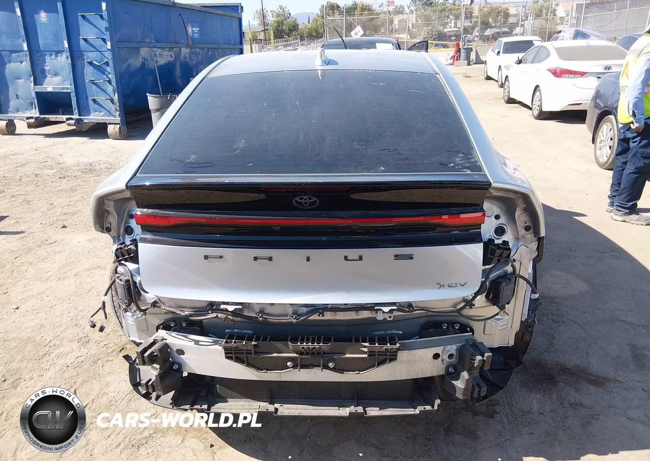 2024 Toyota Prius Le VIN:JTDACAAU7R3037934 - 16