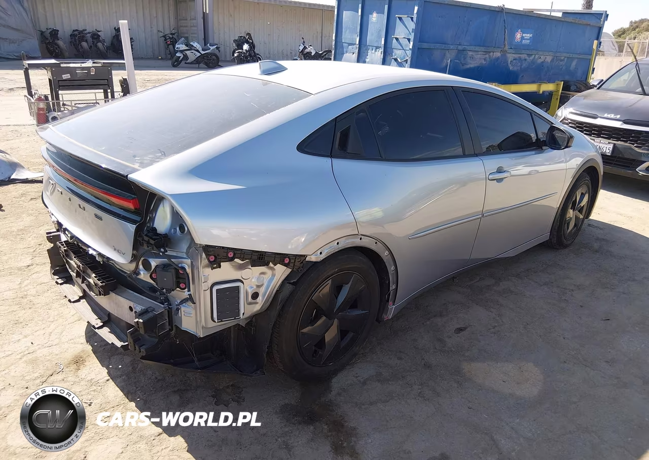 2024 Toyota Prius Le VIN:JTDACAAU7R3037934 - 4