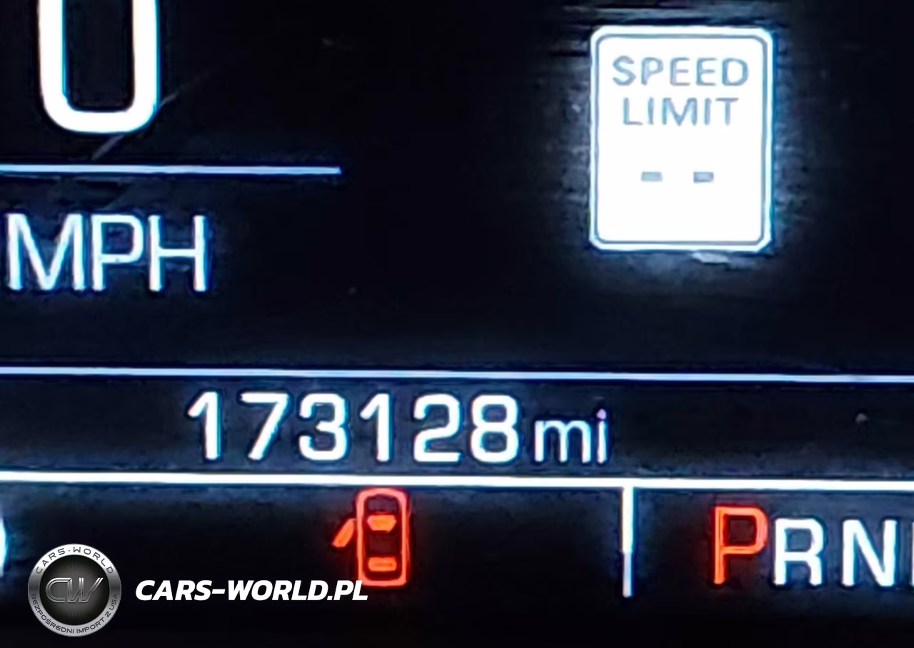 2019 Chevrolet Suburban Lt VIN:1GNSKHKC1KR138211 - 15