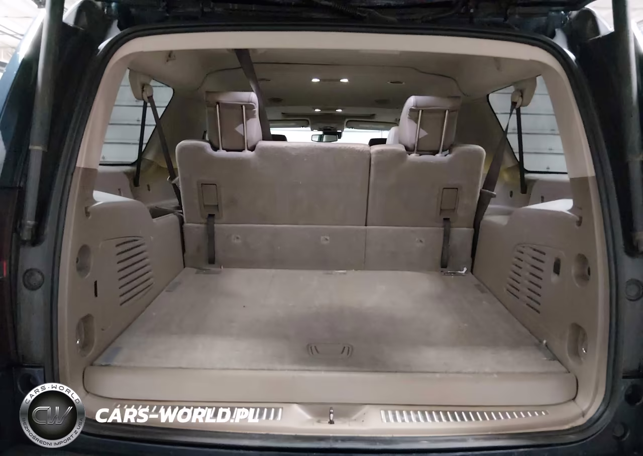2019 Chevrolet Suburban Lt VIN:1GNSKHKC1KR138211 - 17