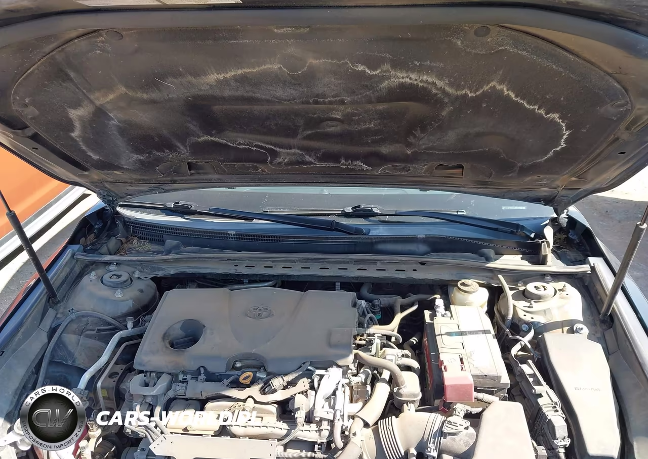 2018 Toyota Camry Le VIN:4T1B11HK7JU570164 - 10