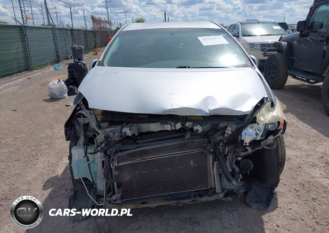 2013 Toyota Prius Four VIN:JTDKN3DU0D5556438 - 13