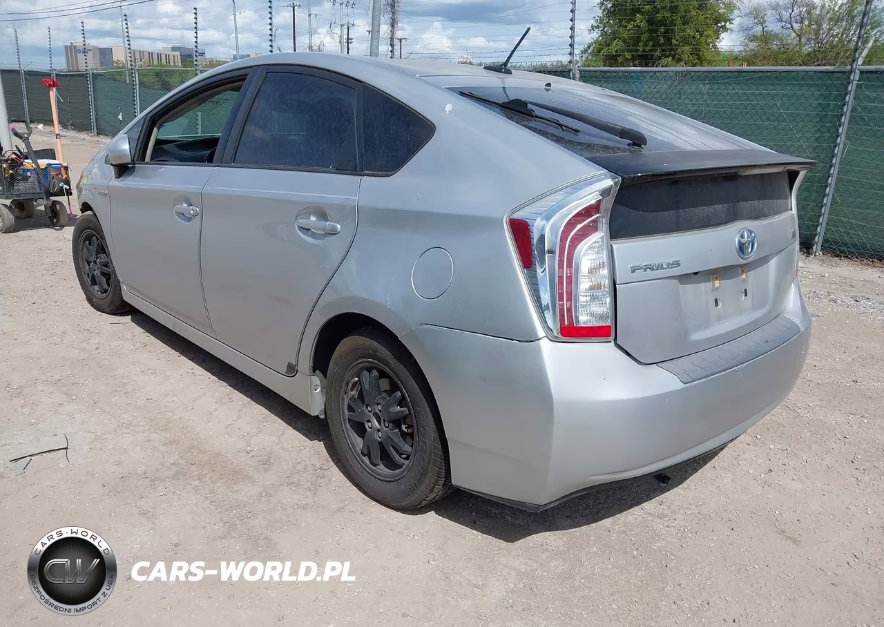 2013 Toyota Prius Four VIN:JTDKN3DU0D5556438 - 3