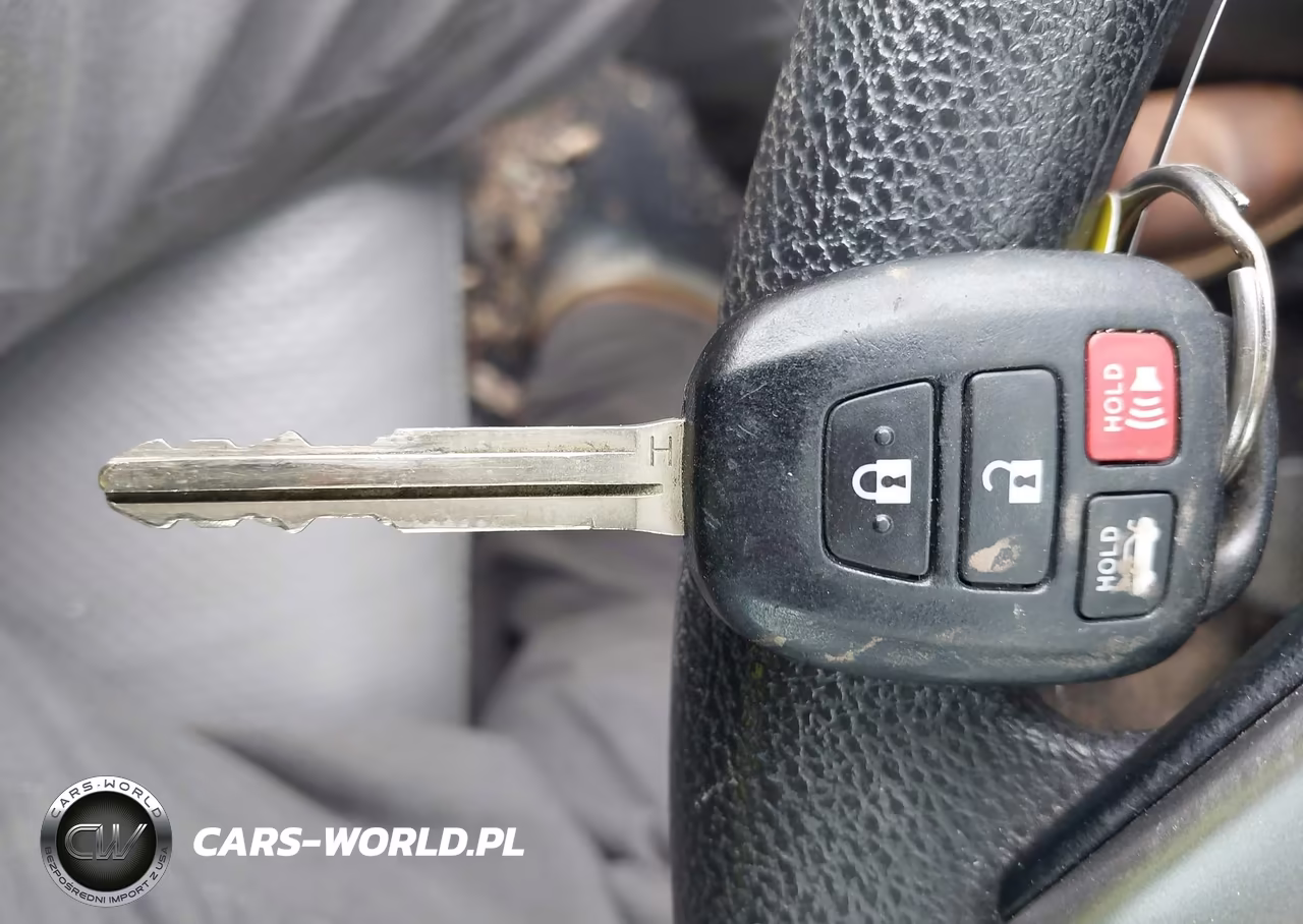 2015 Toyota Corolla Le VIN:2T1BURHE2FC340332 - 11