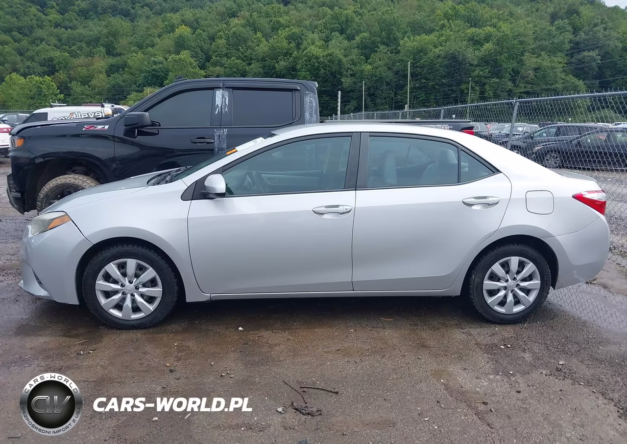 2015 Toyota Corolla Le VIN:2T1BURHE2FC340332 - 14
