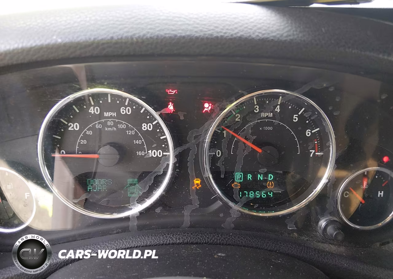 2012 Jeep Wrangler Unlimited Sahara VIN:1C4HJWEG1CL157581 - 7