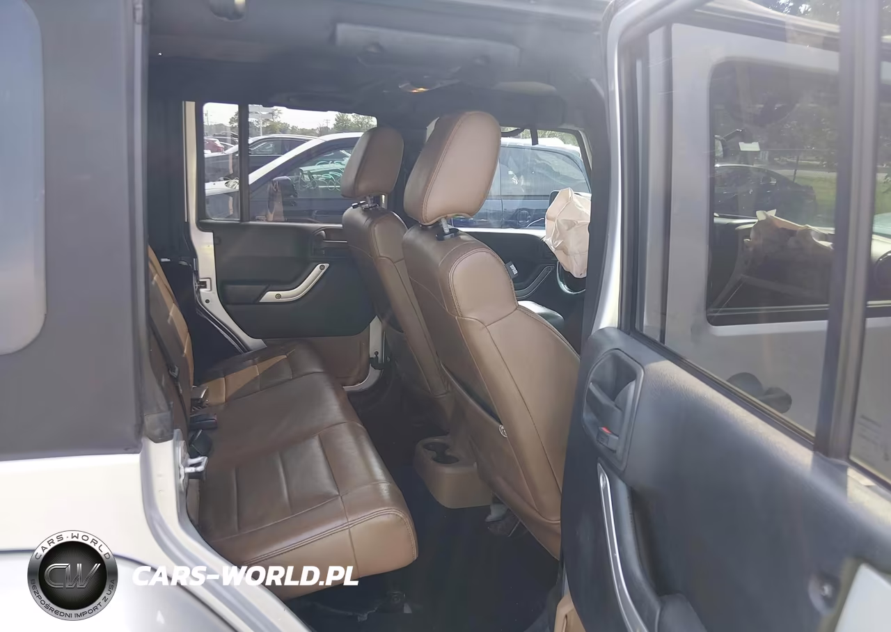 2012 Jeep Wrangler Unlimited Sahara VIN:1C4HJWEG1CL157581 - 8