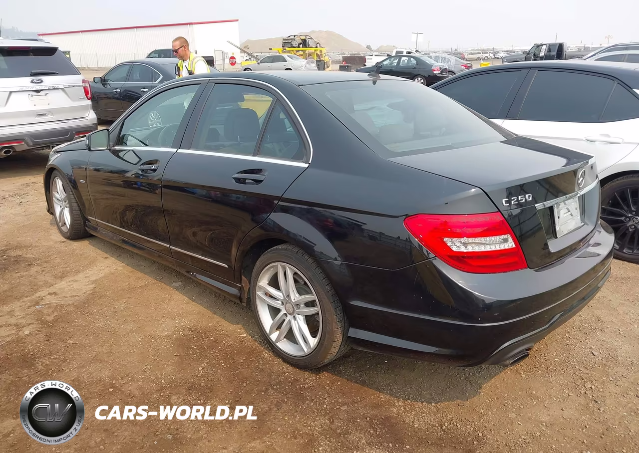 2012 Mercedes-Benz C 250 Sport VIN:WDDGF4HB9CA710352 - 3
