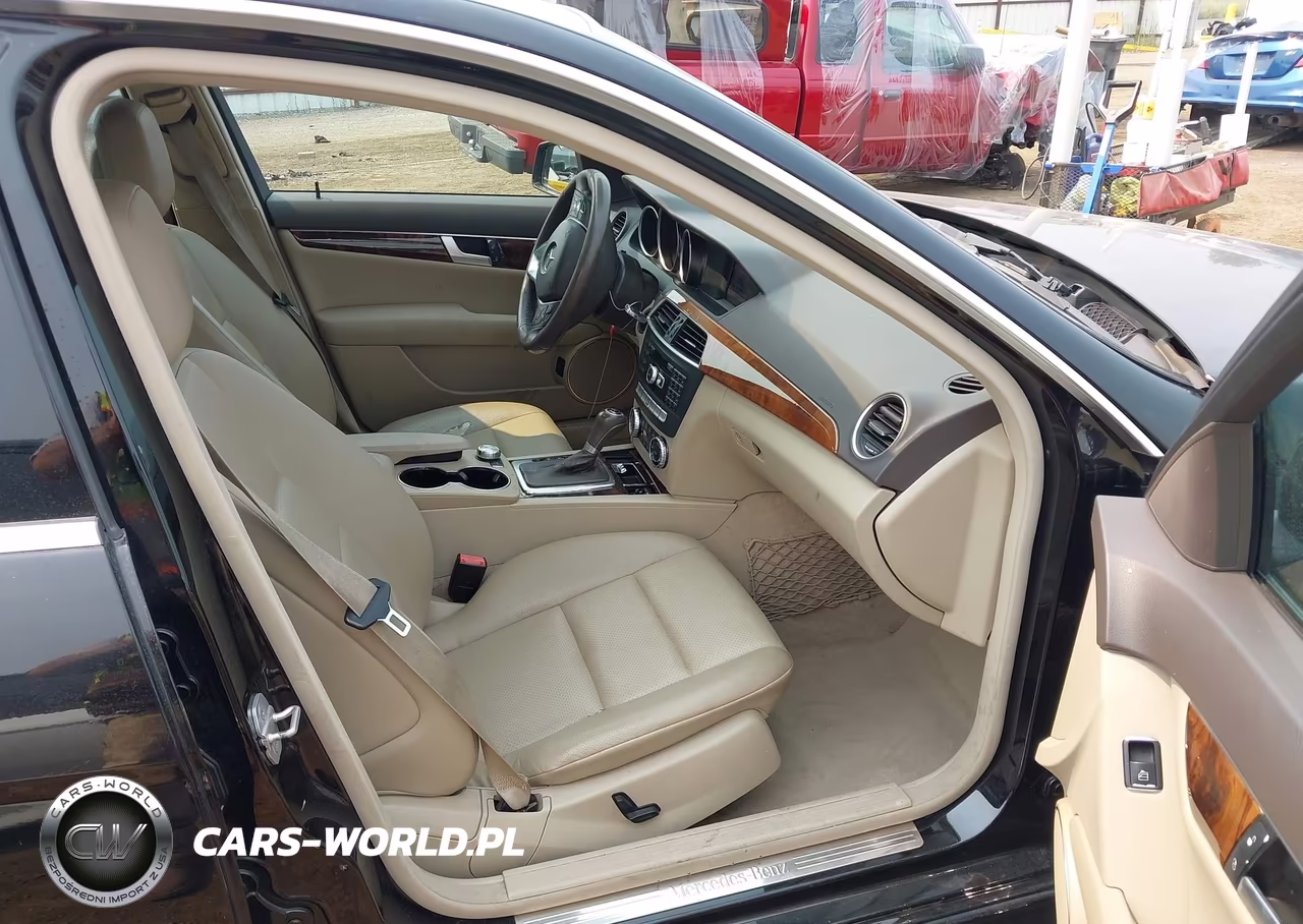 2012 Mercedes-Benz C 250 Sport VIN:WDDGF4HB9CA710352 - 5