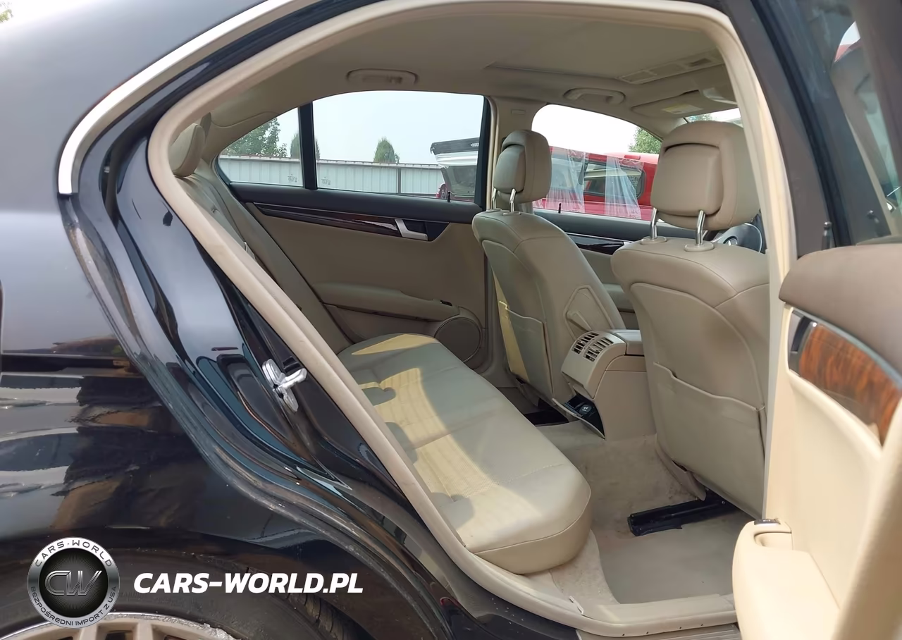 2012 Mercedes-Benz C 250 Sport VIN:WDDGF4HB9CA710352 - 8
