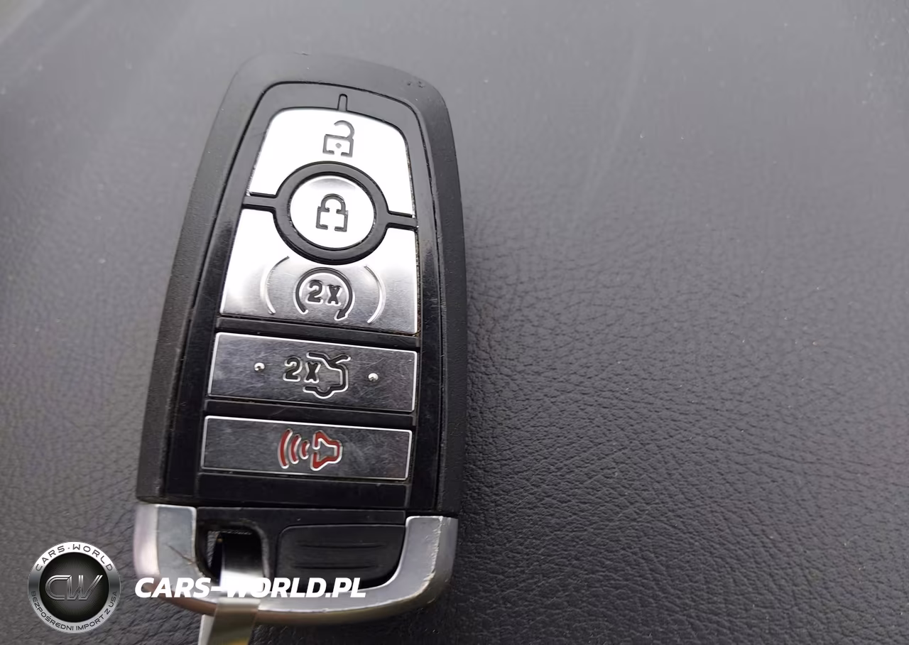 2017 Ford Fusion Hybrid Titanium VIN:3FA6P0RU9HR317515 - 11