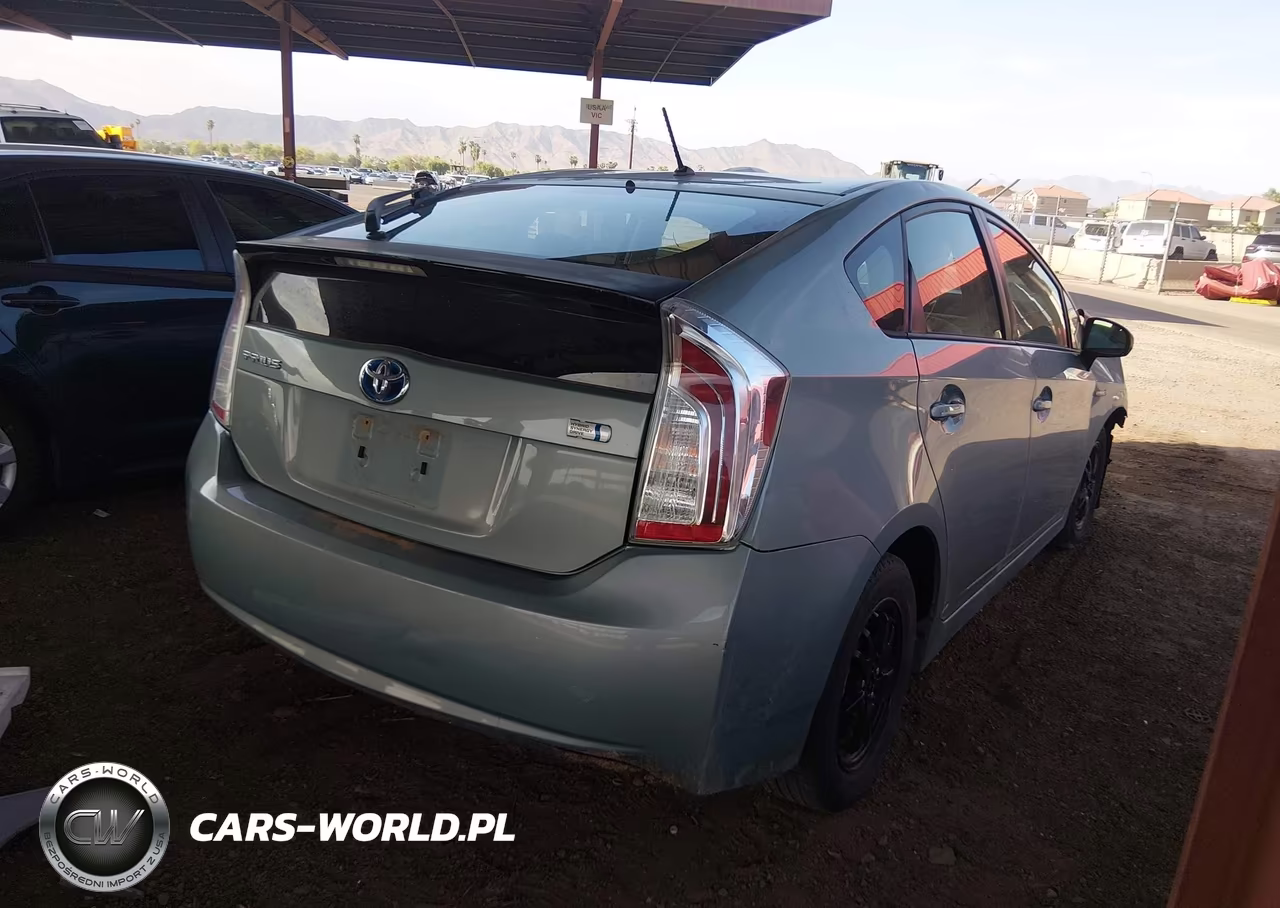 2013 Toyota Prius Two VIN:JTDKN3DU3D1649851 - 4
