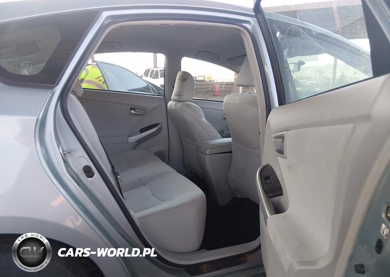 2013 Toyota Prius Two VIN:JTDKN3DU3D1649851 - 8