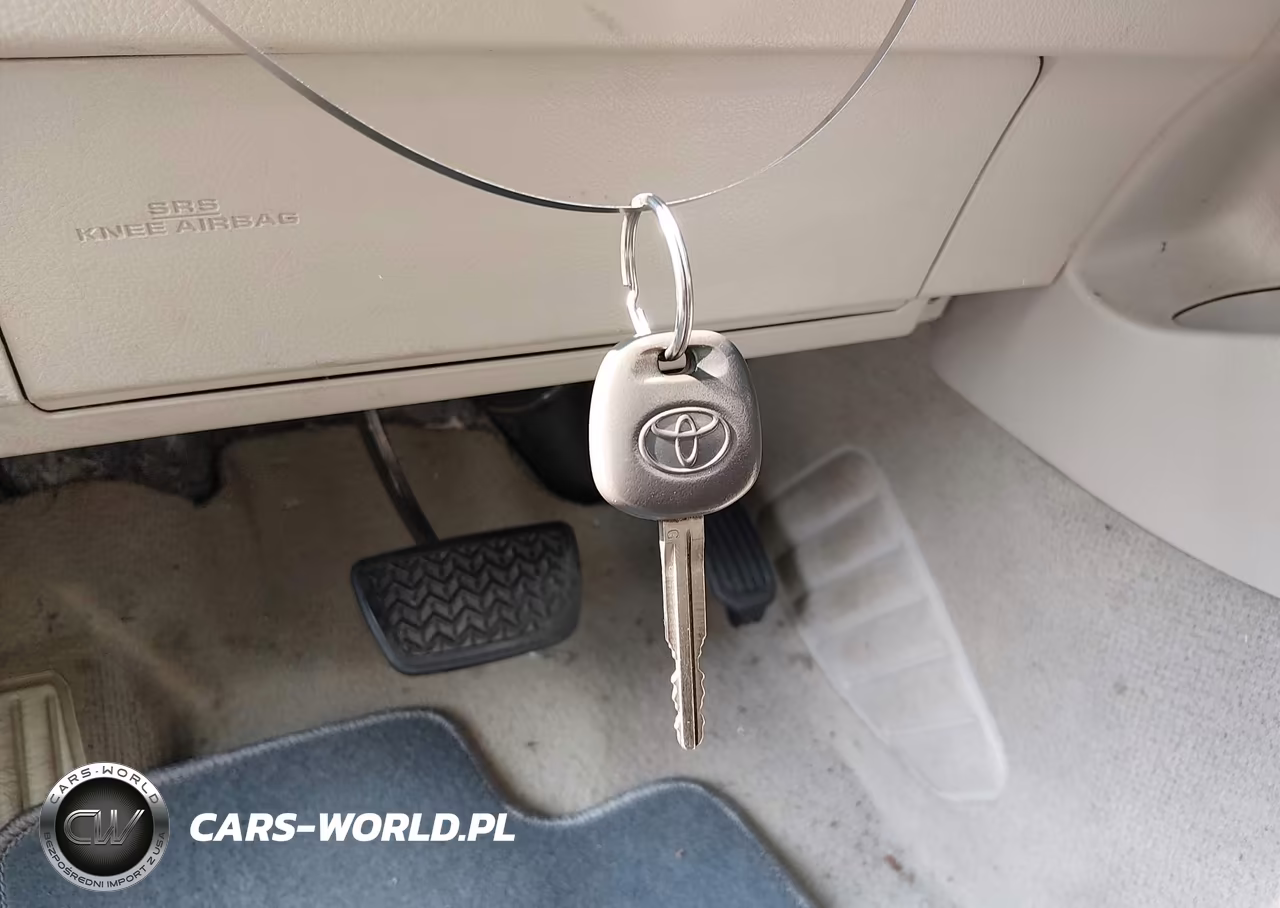2011 Toyota Camry VIN:4T1BF3EK4BU763570 - 11