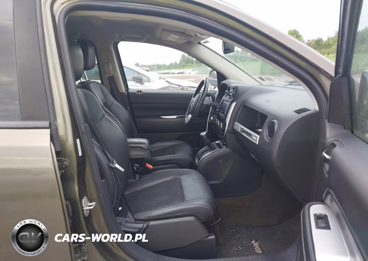 2016 Jeep Compass Latitude VIN:1C4NJDEB4GD587441 - 5