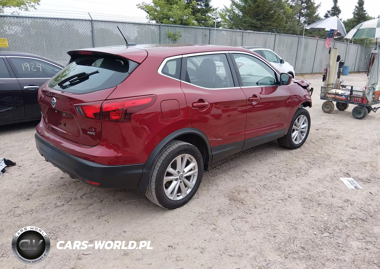 2019 Nissan Rogue Sport S VIN:JN1BJ1CR3KW313097 - 4