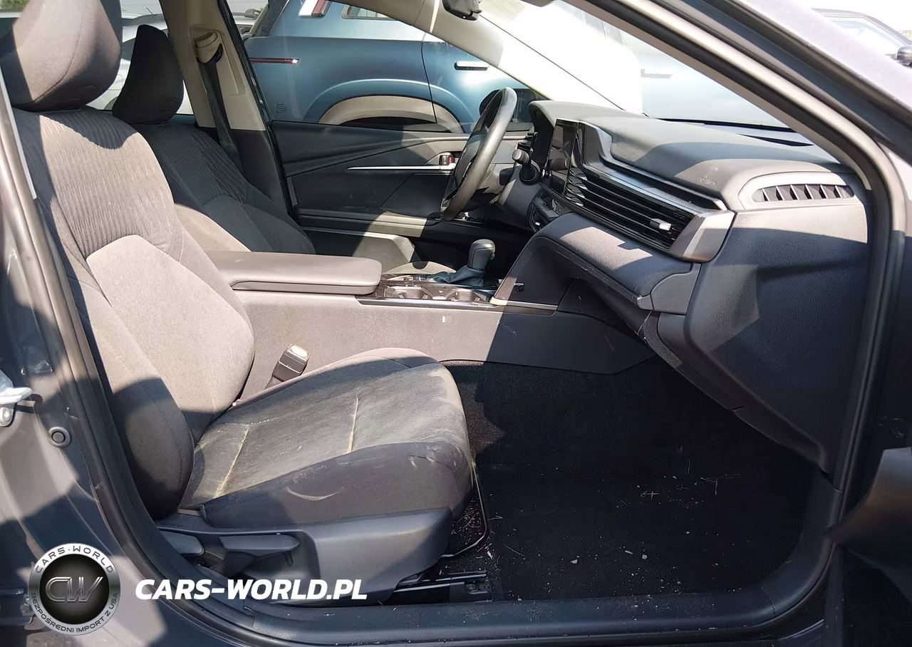 2025 Toyota Camry Le VIN:4T1DAACK6SU538730 - 5