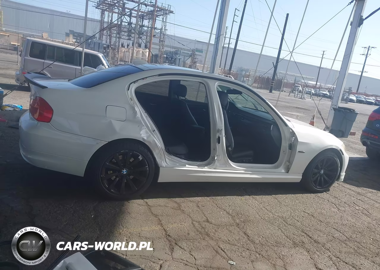 2011 BMW 328I VIN:WBAPH5C51BA442940 - 14