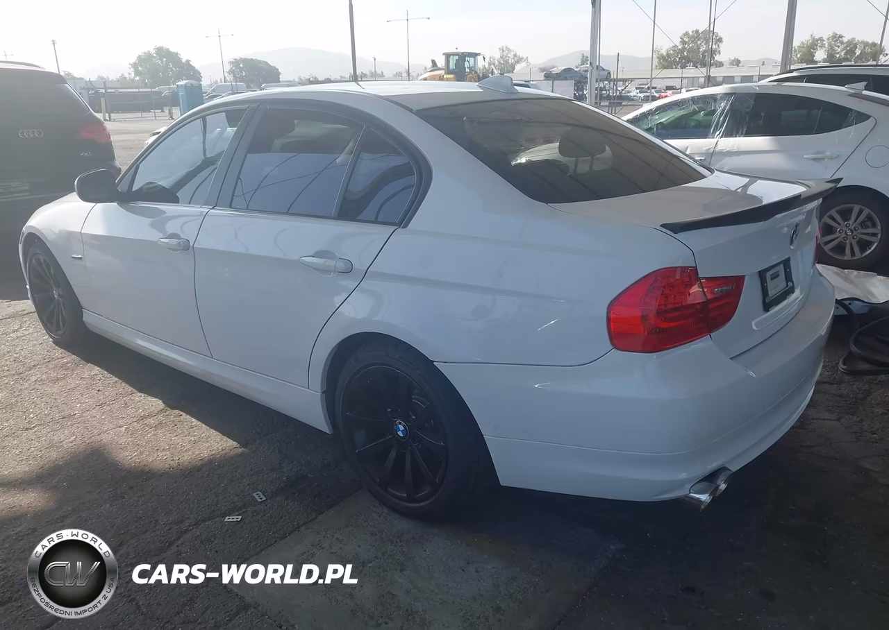 2011 BMW 328I VIN:WBAPH5C51BA442940 - 3