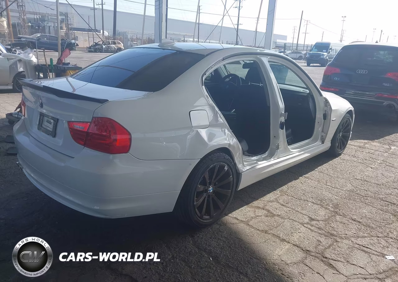 2011 BMW 328I VIN:WBAPH5C51BA442940 - 4