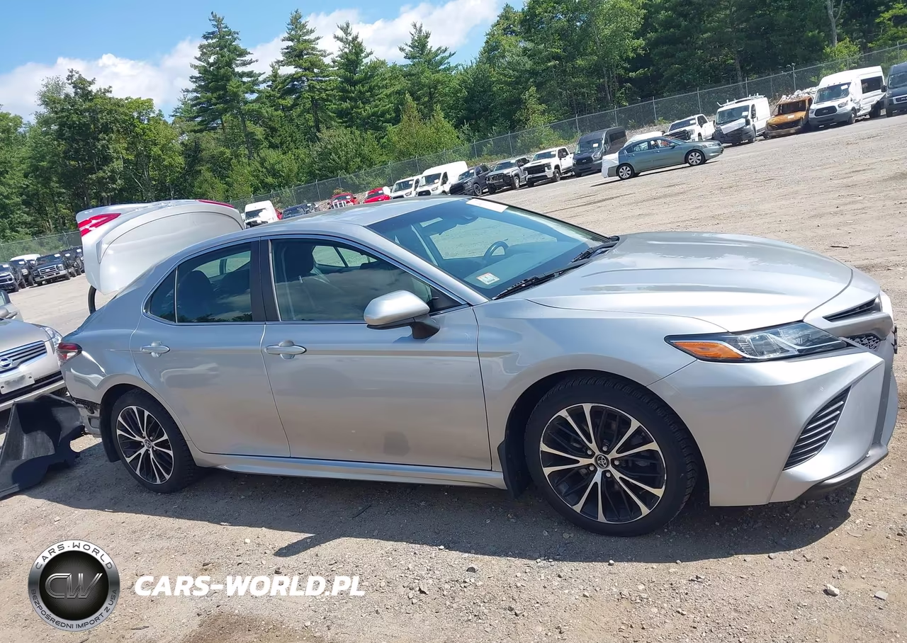 2018 Toyota Camry Se VIN:4T1B11HK8JU150204 - 14